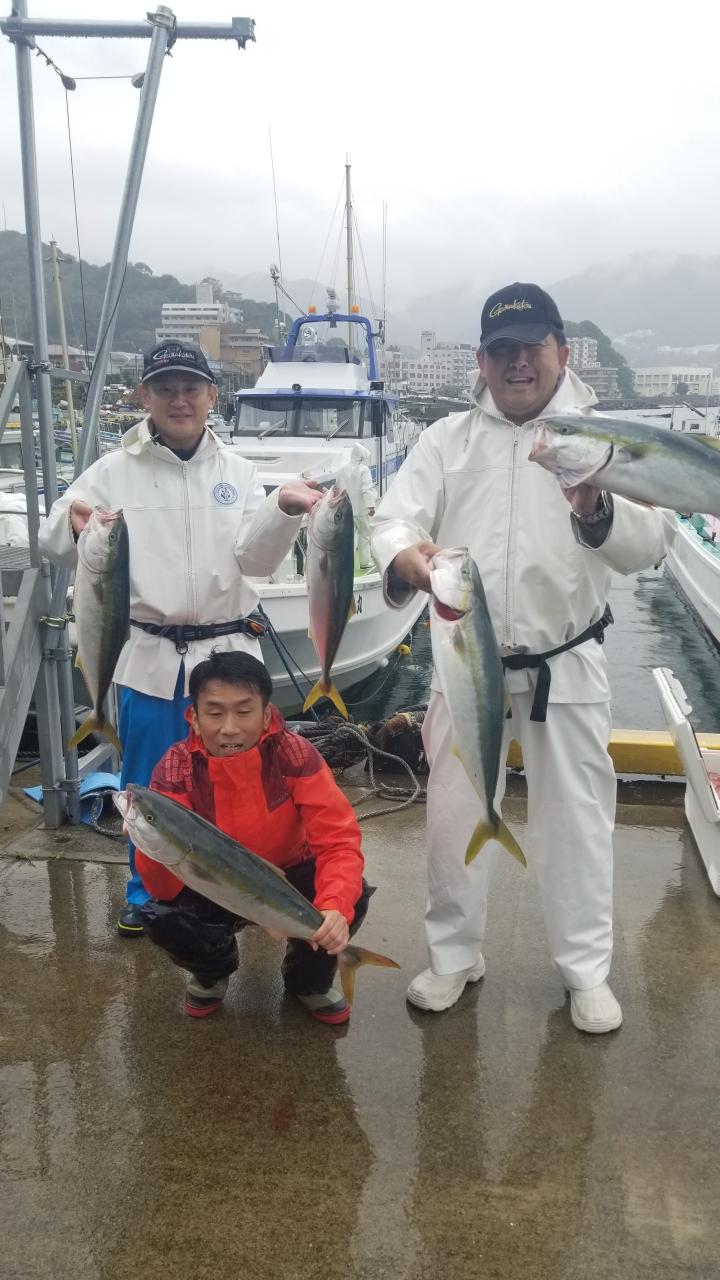 ゆたか丸 ワラサ最大5キロトップ5本好調